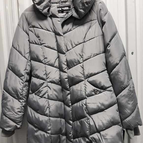 Ladies clothing - Picture 1 of 8